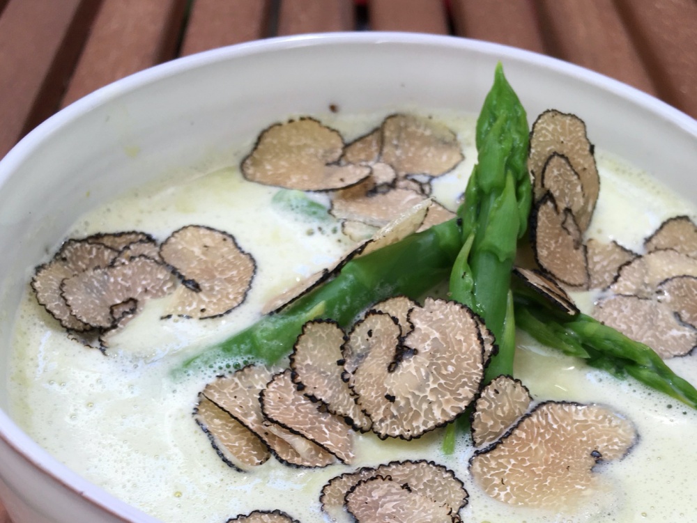 Spargelsuppe mit Pöttschinger Trüffel