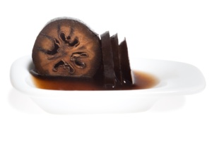schwarze Nüsse